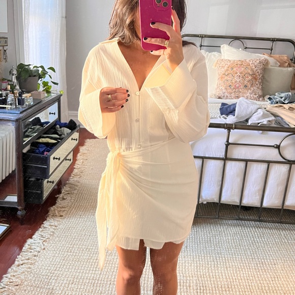 H&M Off White Summer Wrap Dress - Picture 2 of 3